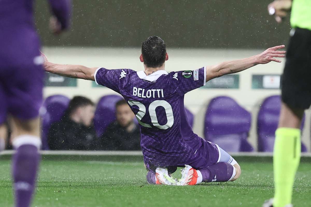 Last Gasp Fiorentina Edge 10 Man Club Brugge In First Leg Of Conference