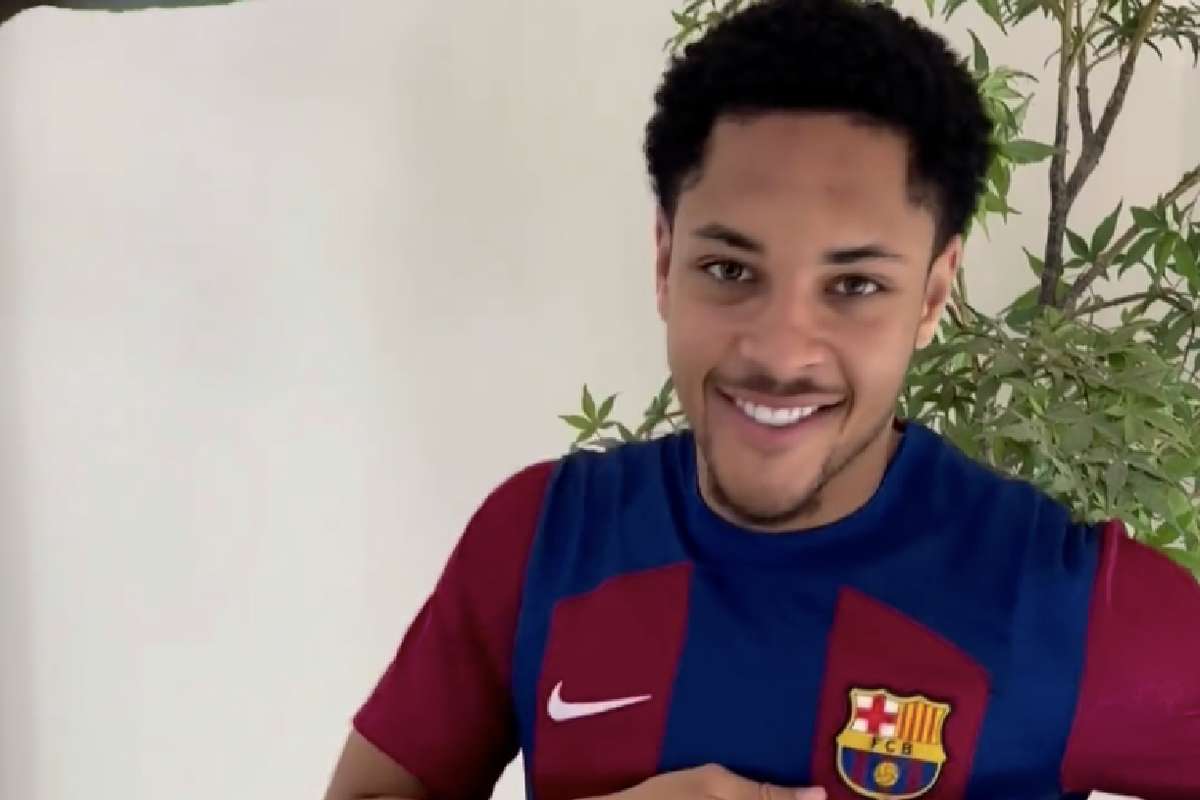 Vitor Roque Ya Viste Con La Camiseta Azulgrana Del Barcelona