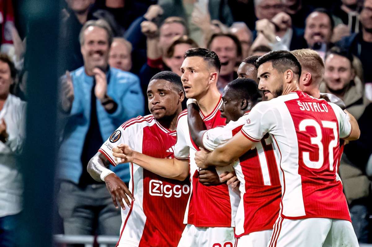 Ajax En Feyenoord Ontmoeten Elkaar In Vroege Klassieker Flashscore Nl