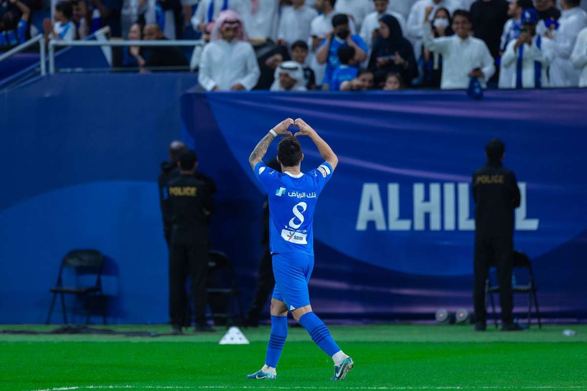 Ar Bia Saudita R Ben Neves Garante Regresso S Vit Rias Do Al Hilal