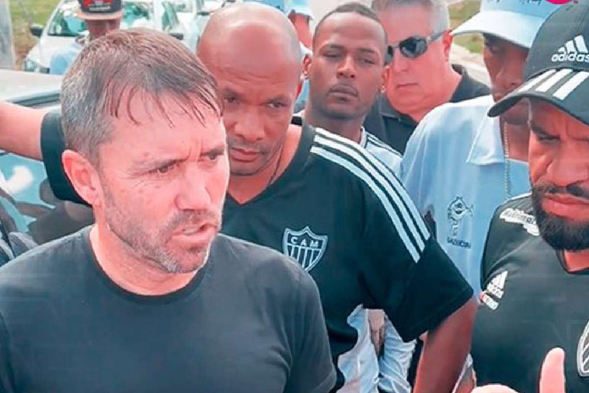 Intimidado por organizada do Atlético MG Coudet recebe apoio no Galo