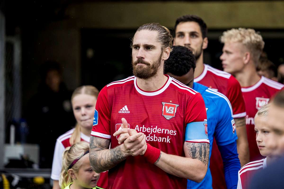 Spansk Vejle Forsvarer Fodboldklub Ejere Tager Nogle Gange