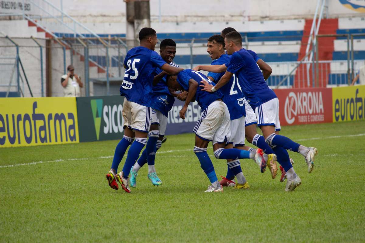 Cruzeiro leva susto mas vence o Parauapebas e avança na Copinha