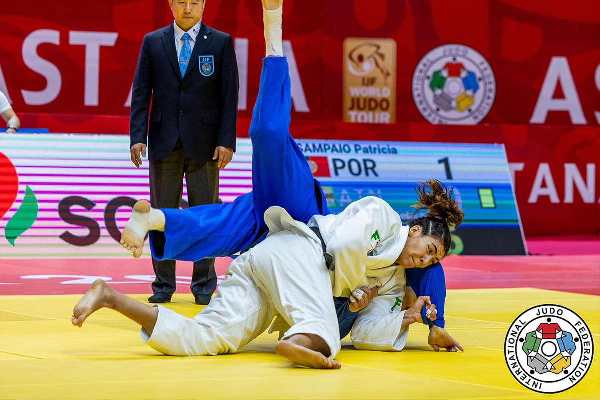 Patr Cia Sampaio Medalha De Prata No Grand Slam Do Cazaquist O