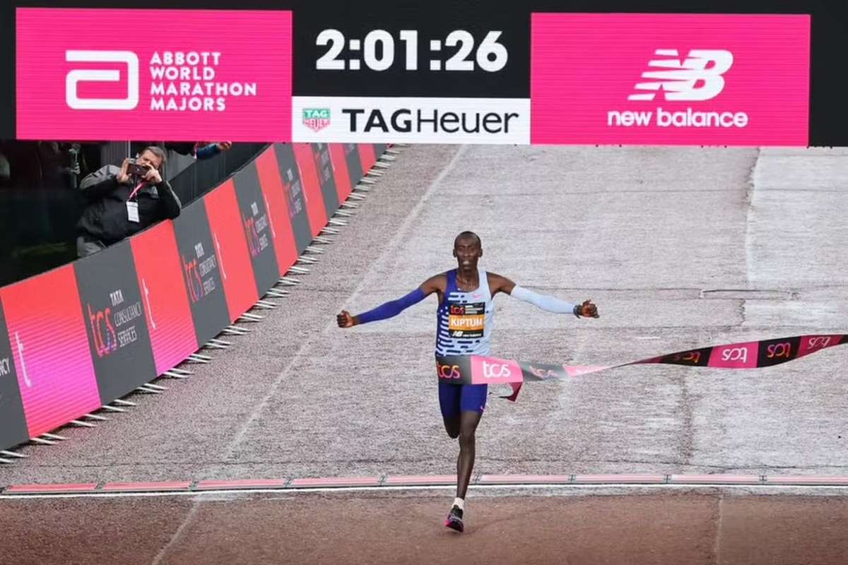 Maratonista Eliud Kipchoge recebe Prémio Princesa das Astúrias do