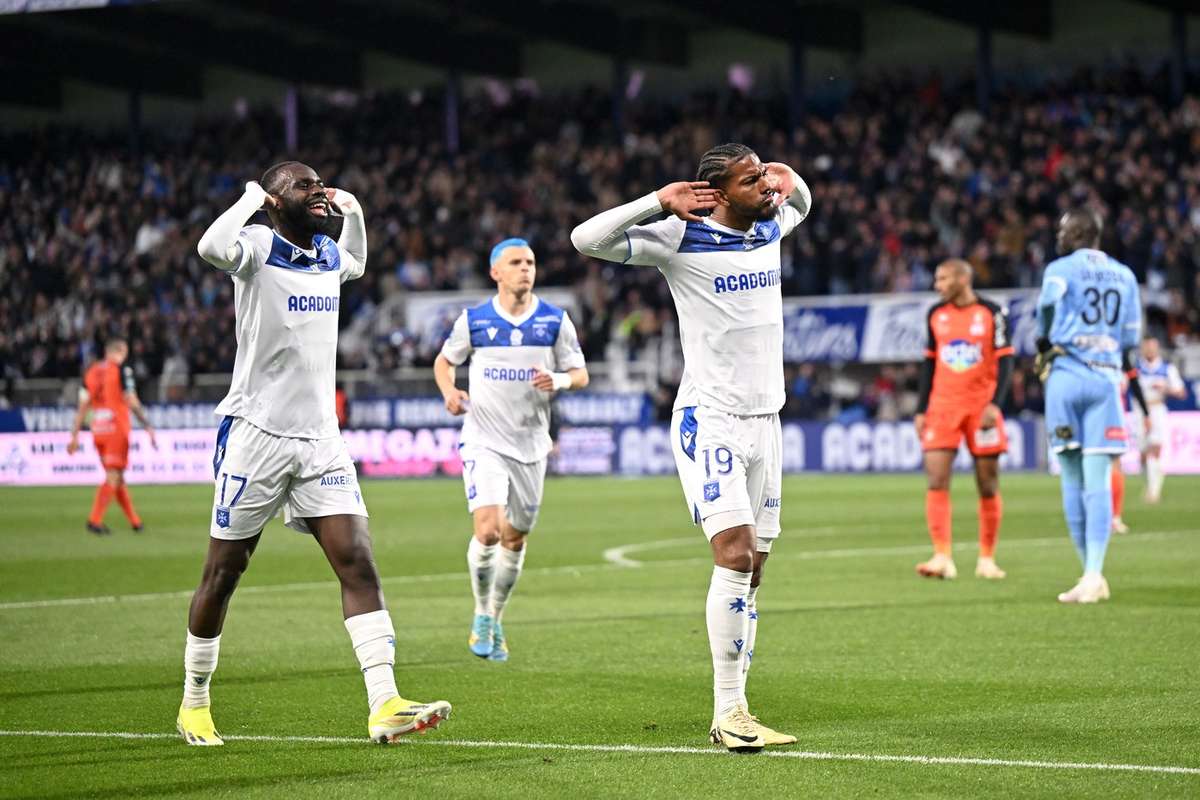 Multi L La Lutte Pour La Mont E S Intensifie Entre Auxerre Angers