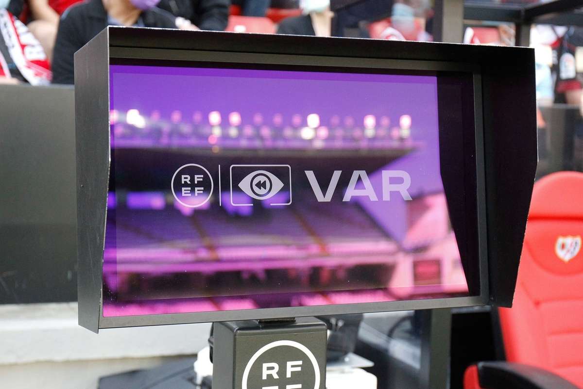 La Rfef Saca A Concurso El Var Con La Posible Inclusi N Del Fuera De