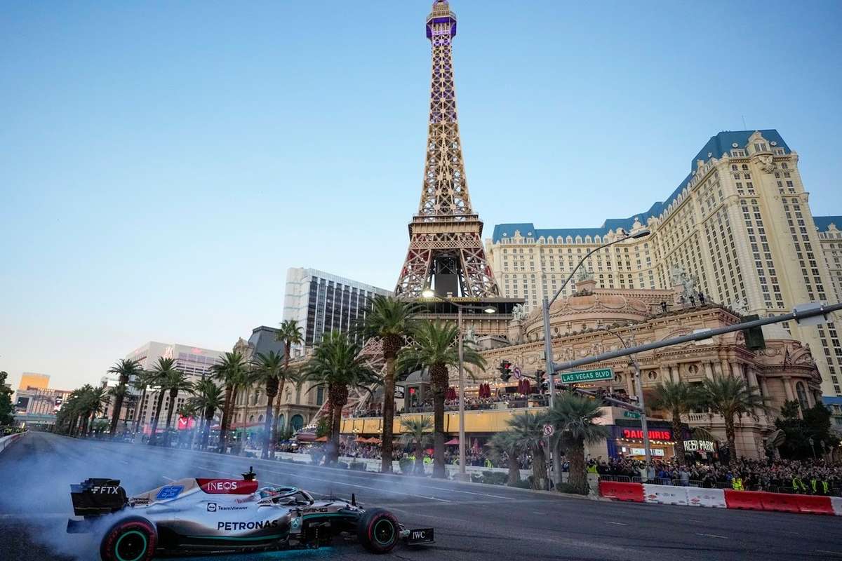 De la Formule 1 paillettes à Las Vegas pour les pilotes Mercedes