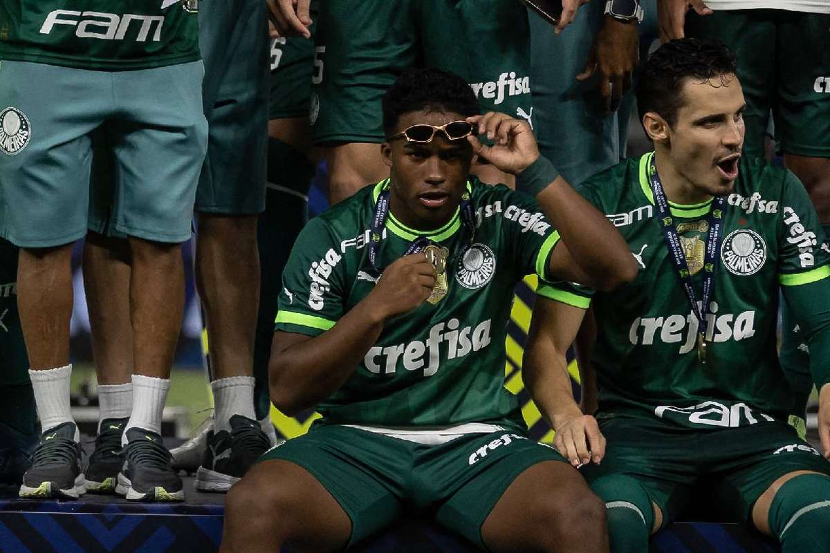 Endrick é campeão pela quarta vez no profissional do Palmeiras em um