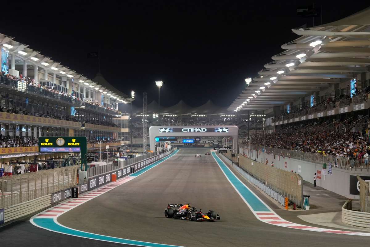 Max Verstappen Gagne Le Dernier Grand Prix De La Saison Abu Dhabi