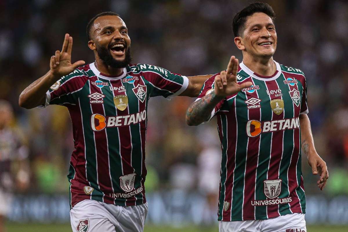 Flu bate o São Paulo em jogo da troca de faixas e volta a vencer no