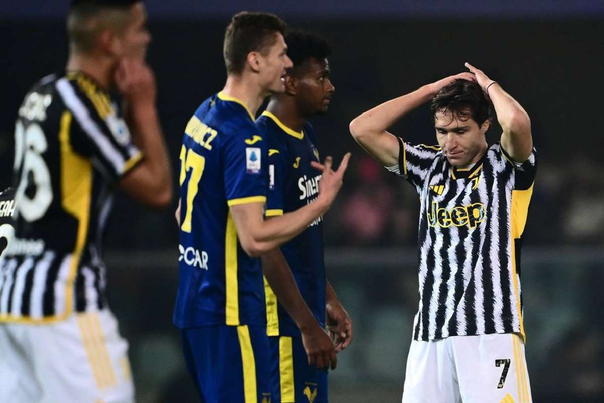 En Panne Contre Le Hellas V Rone La Juventus Laisse Filer L Inter