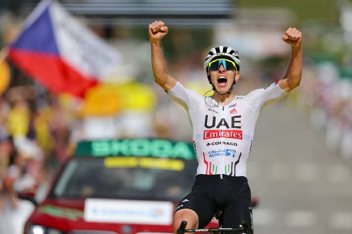 Golpe Sobre La Mesa De Pogacar Que Gana La Cuarta Etapa Del Tour