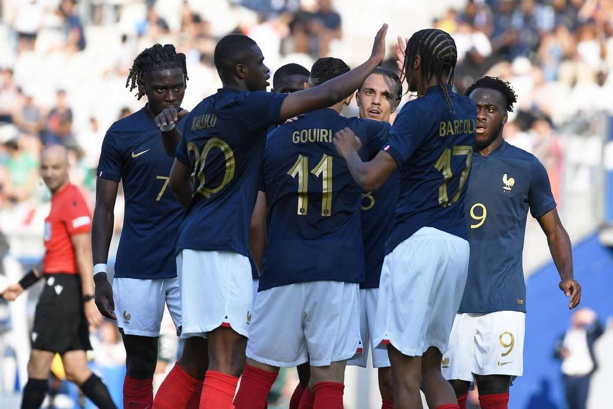 Pour L Euro Les Bleuets Jouent Le Titre Trois Places Prendre Pour