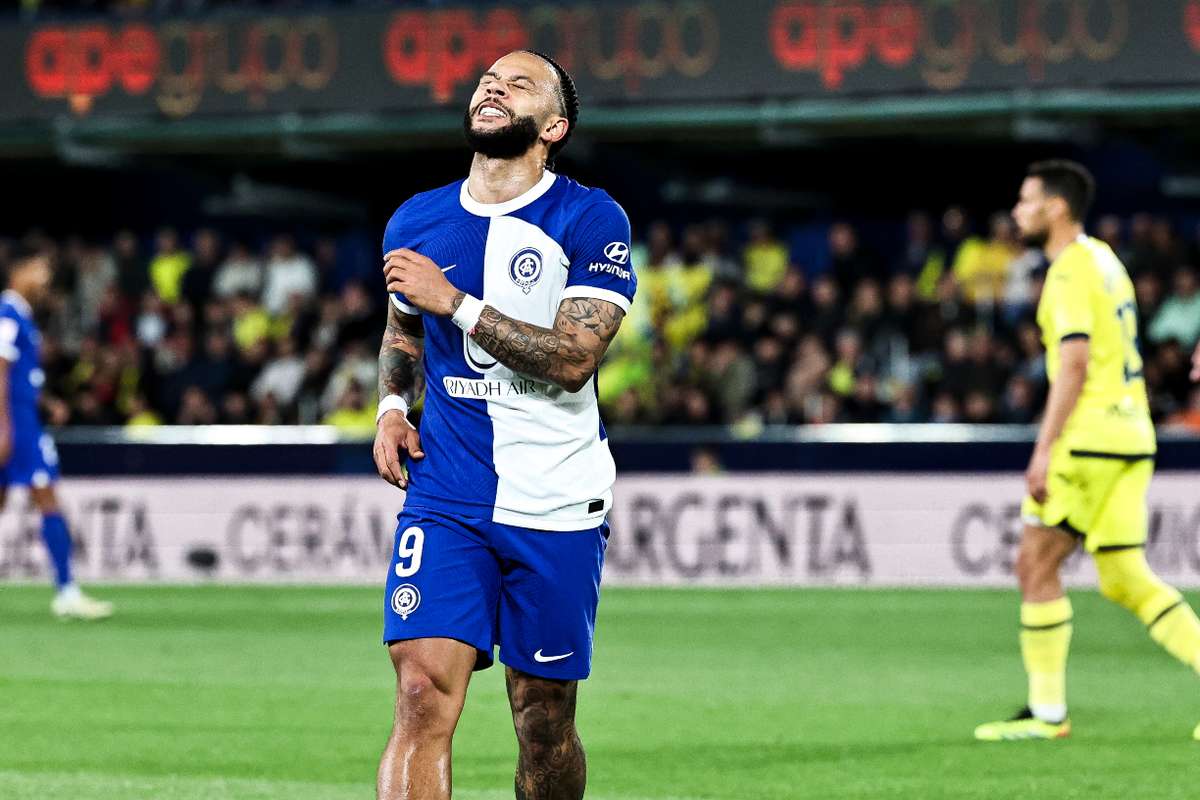 Memphis Depay Sofre Nova Les O Muscular E Falha Eliminat Ria O