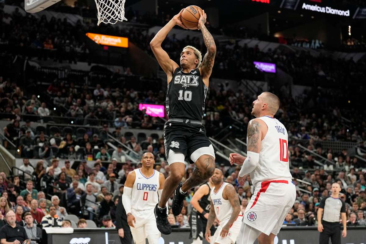 Dziesiąta porażka San Antonio Spurs z rzędu Jeremy Sochan z najlepszym