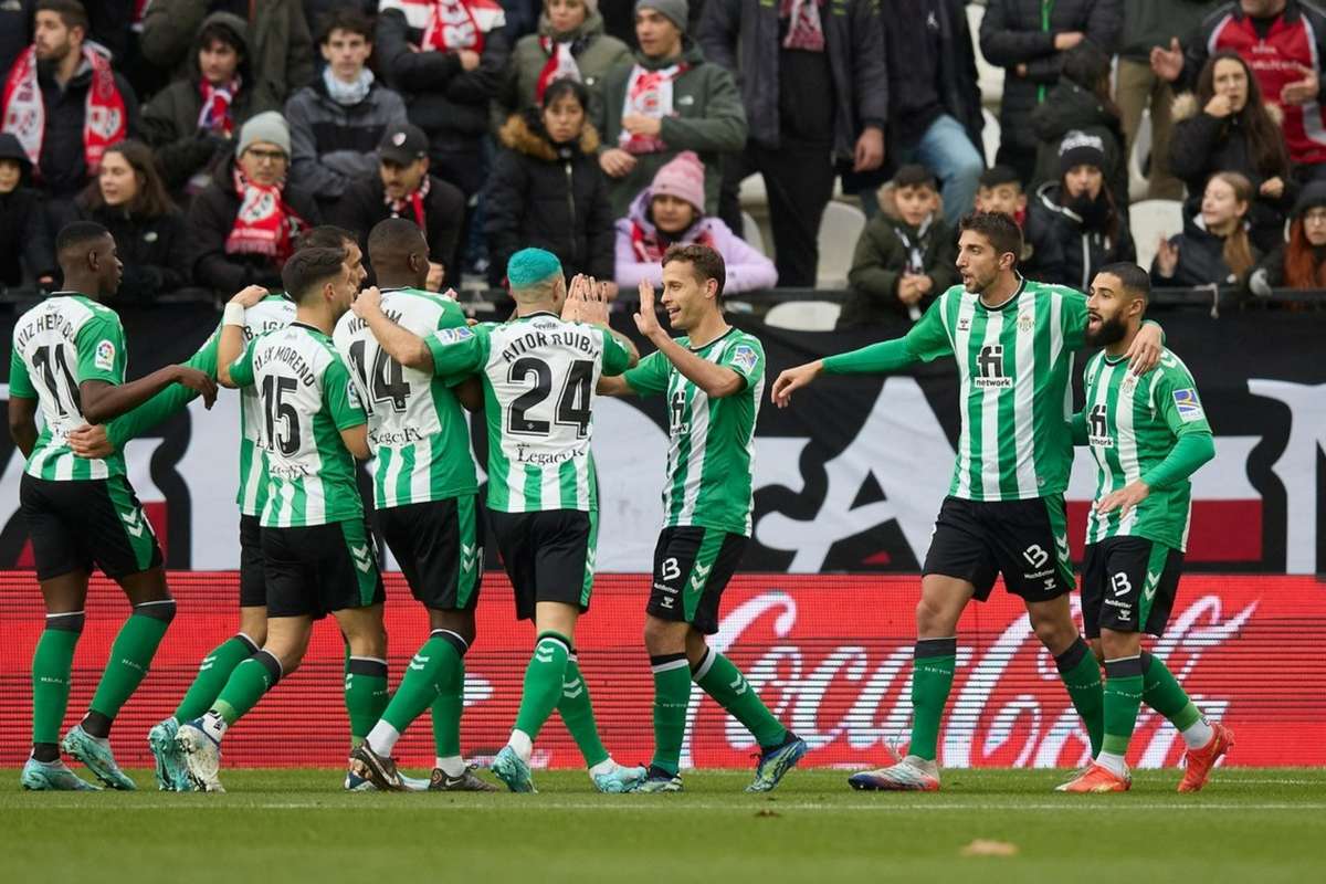 El Betis Acaba Con La Racha Del Rayo En Vallecas Y Eclipsa El Regreso