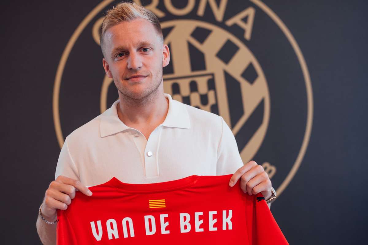 Oficjalnie Donny van de Beek dołączył do Girony Szokująca kwota i