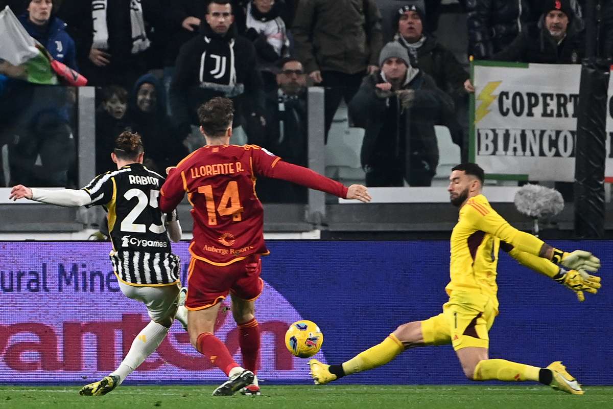 La Juve Batte La Roma E Vola A 2 Dalla Vetta Un Gol Di Rabiot Vale L