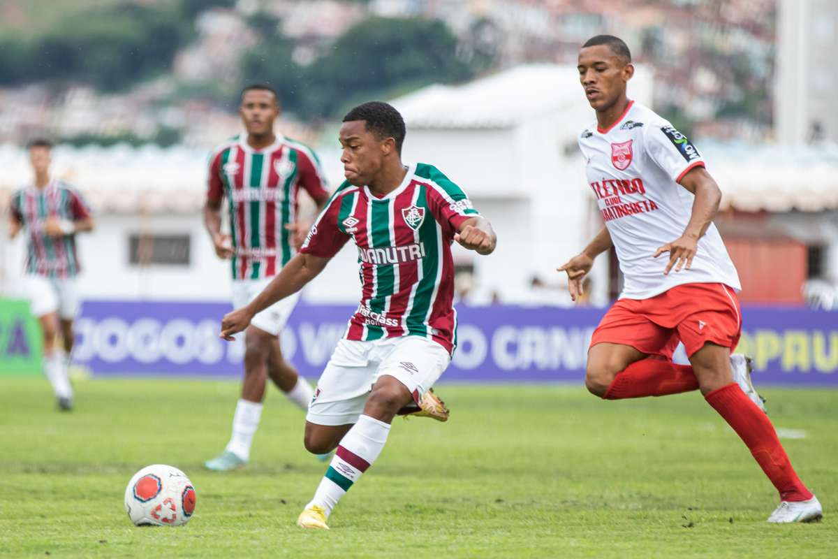 Fluminense Vence Atl Tico Guaratinguet Nos P Naltis E Avan A Na