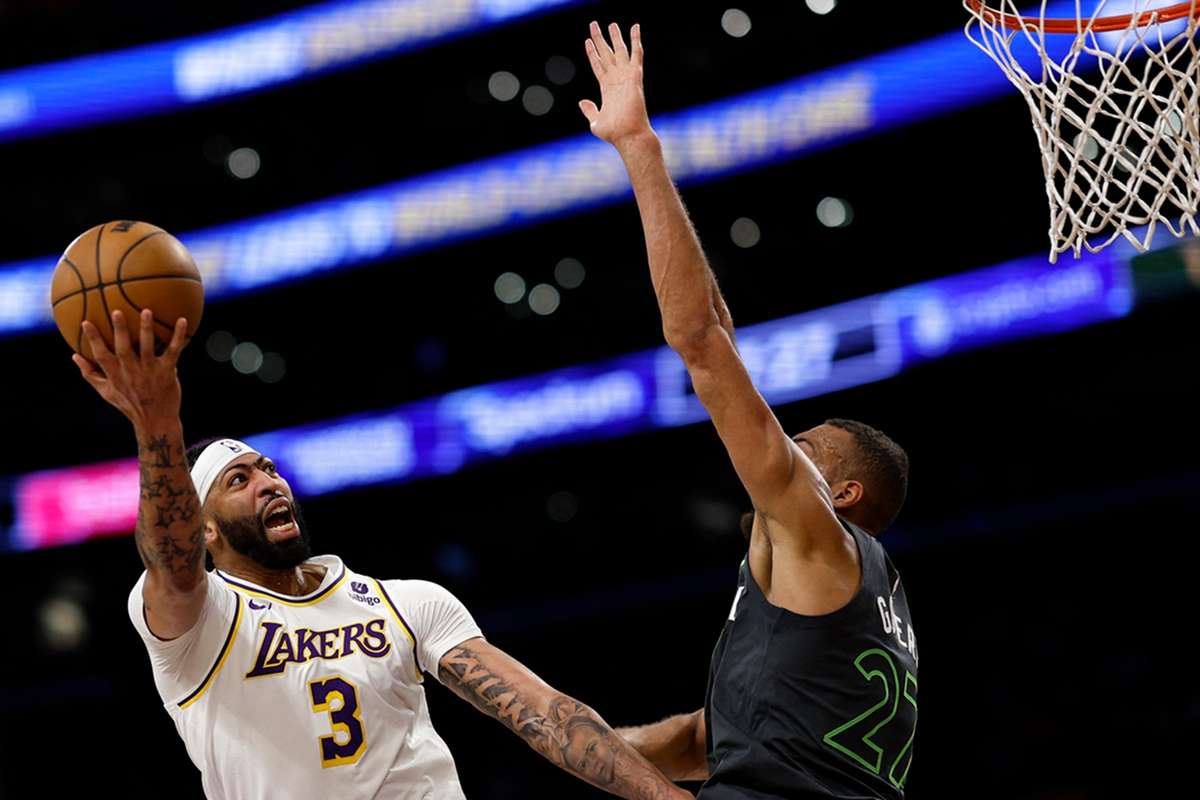 Nba Anthony Davis Lakers Sofre Les O Ocular Na Derrota Contra Os