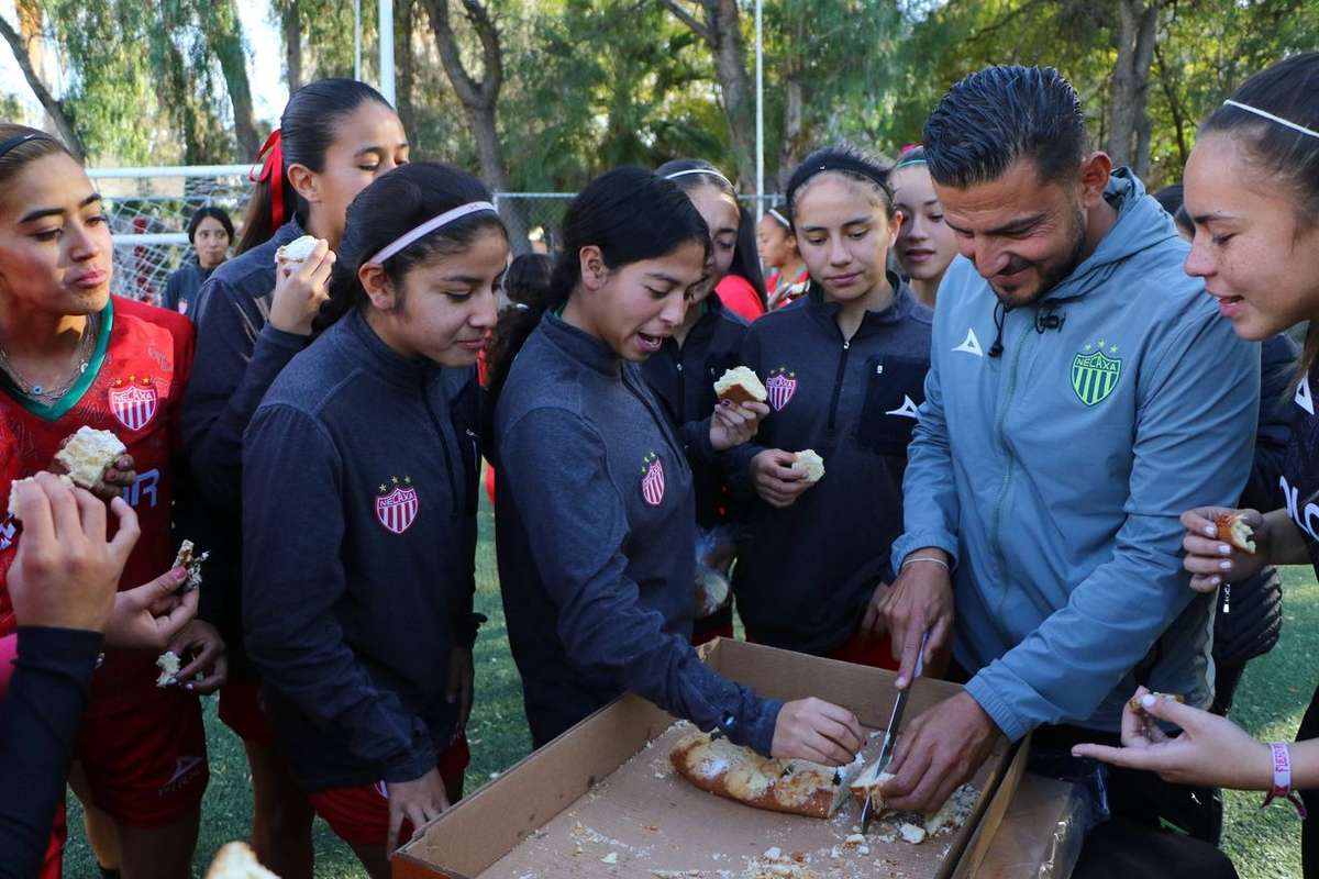 Futebol Feminino Treinador Do Necaxa Acusado De Abuso Sexual