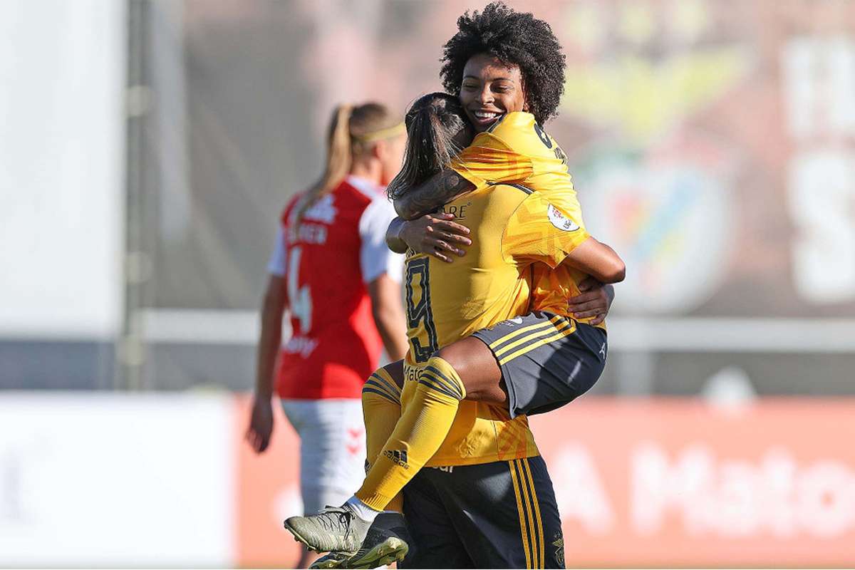 Futebol feminino Benfica goleia SC Braga 3 0 e isola se na liderança