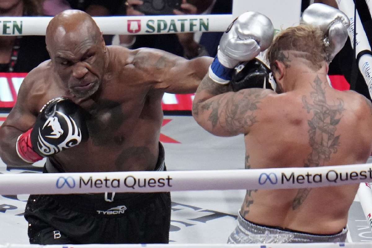 Boxe Mike Tyson Sente A Idade E Perde Para Jake Paul Por Decis O