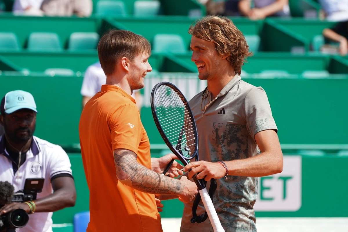 Halbfinale In Halle Alexander Zverev Gegen Mr Unberechenbar Aus