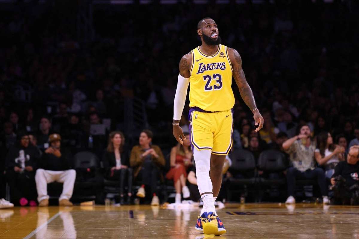 LeBron James King du XXIᵉ siècle attaque sa 21ᵉ saison avec