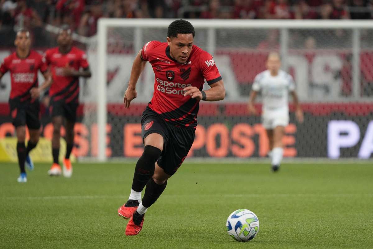 Vitor Roque Se Despede Da Torcida Do Athletico Fiz Meu M Ximo Agora