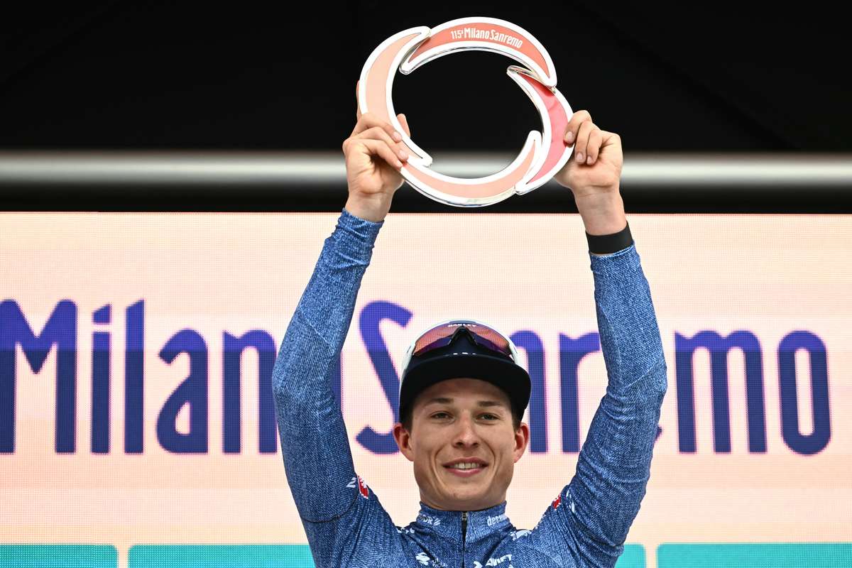 Il Belga Philipsen Vince In Volata La Milano Sanremo Davanti A Matthews