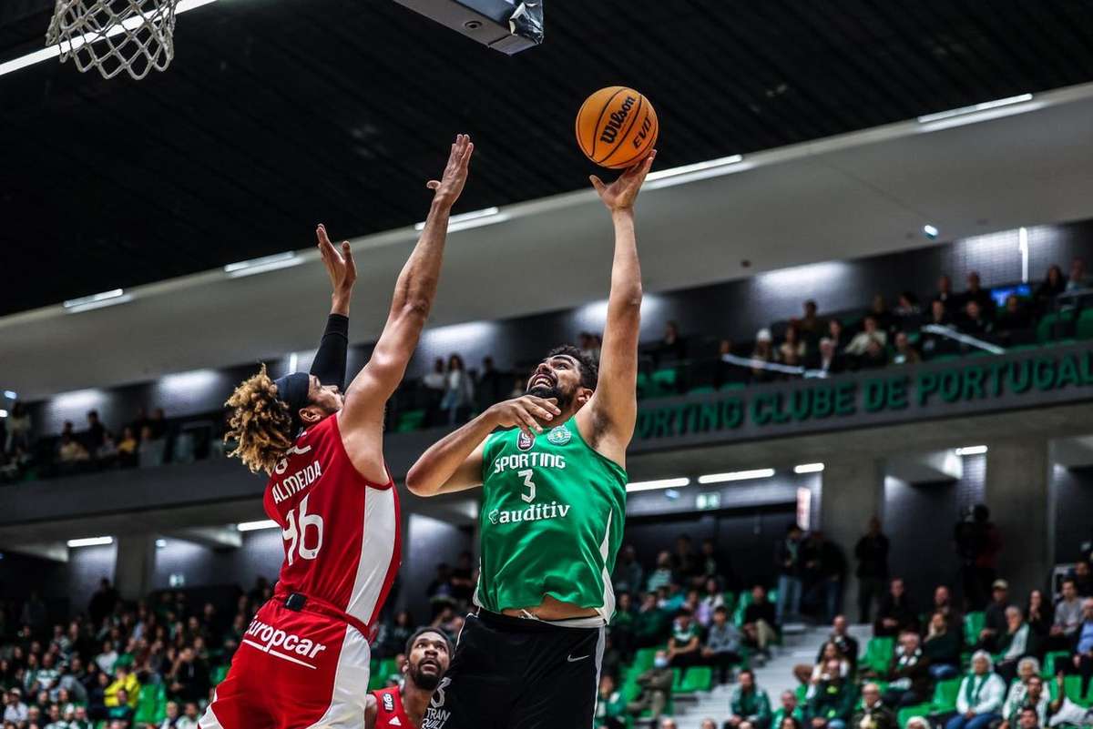 Benfica Vence Sporting 89 77 E Isola Se No Primeiro Lugar Do