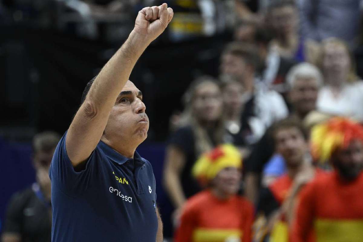 Scariolo Omnipresente Ha Visto Los Entrenamientos Del Virtus Bolonia