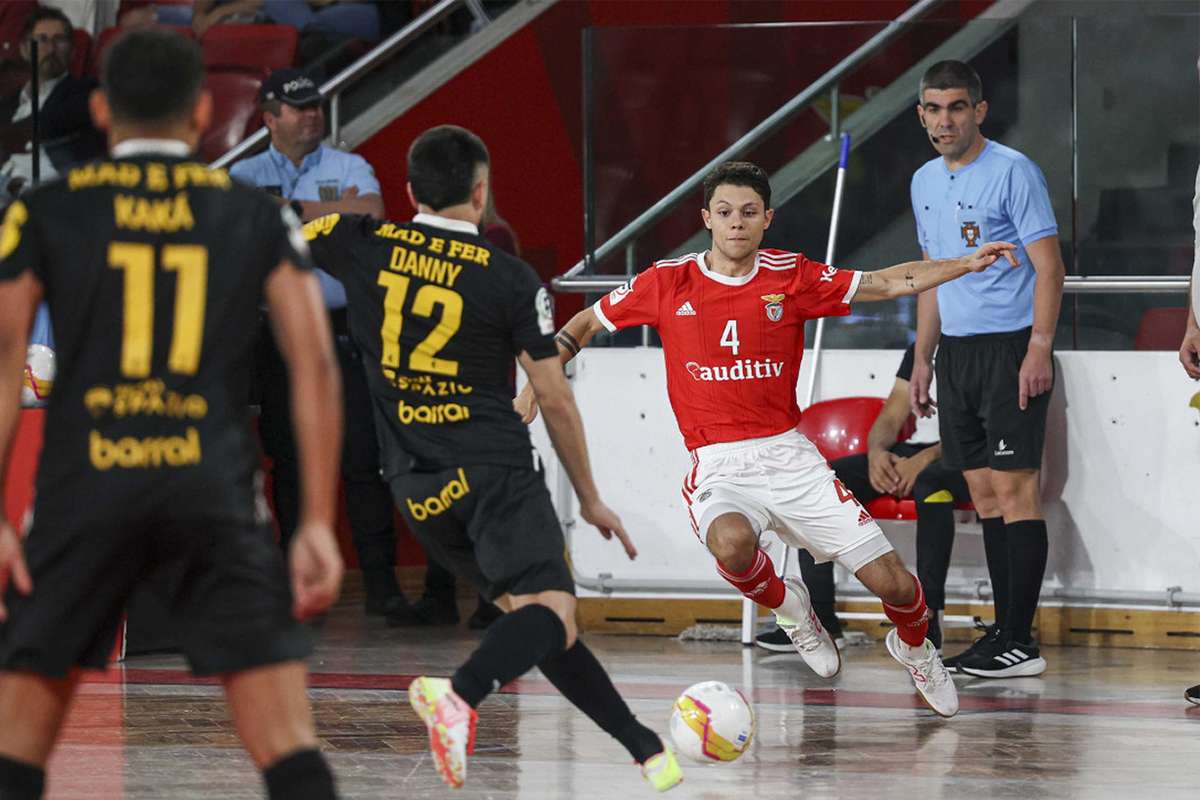 Futsal Benfica 5 3 e Sporting 3 0 vencem em casa e avançam para as