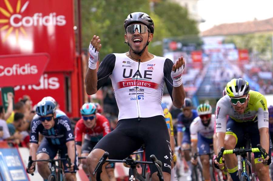 Juan Sebastian Molano survole le sprint et remporte la 12e étape de la