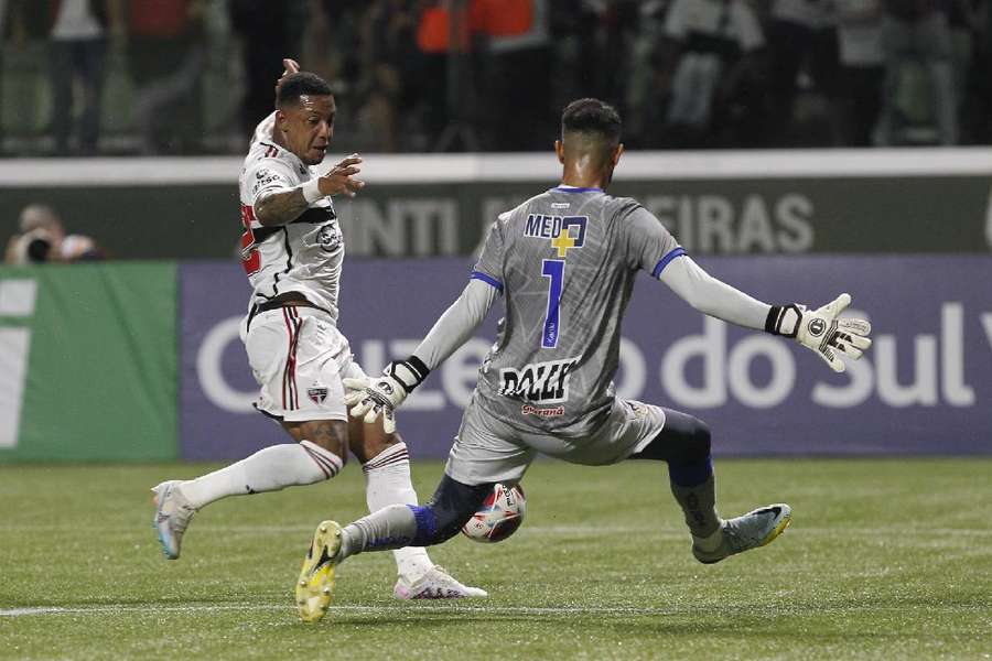 São Paulo perde para o Água Santa nos pênaltis e é eliminado do