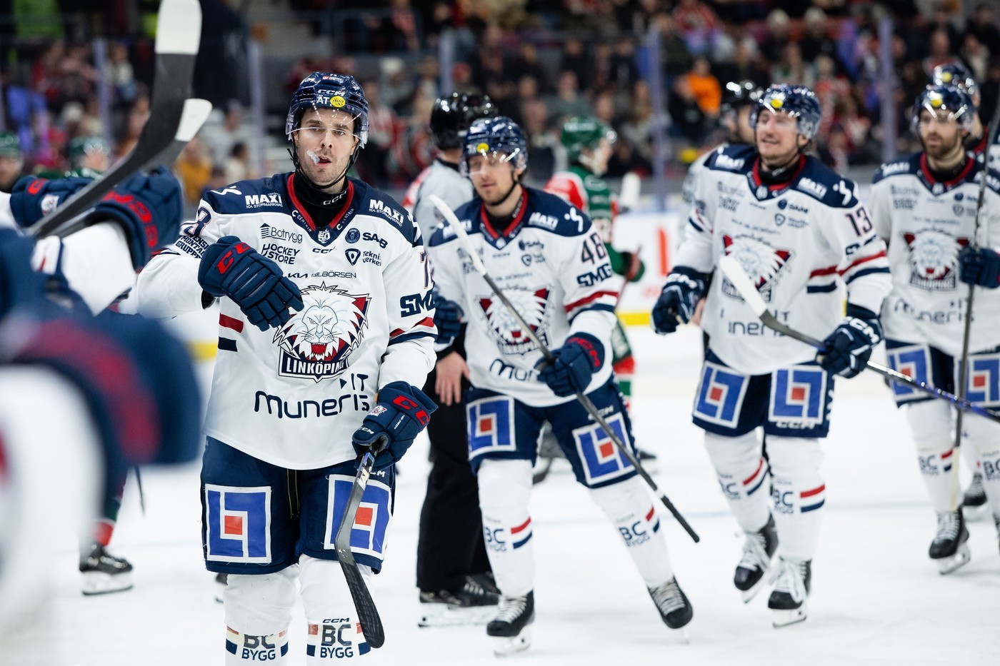 Nick Shore scored Linkoping's third against Frolunda