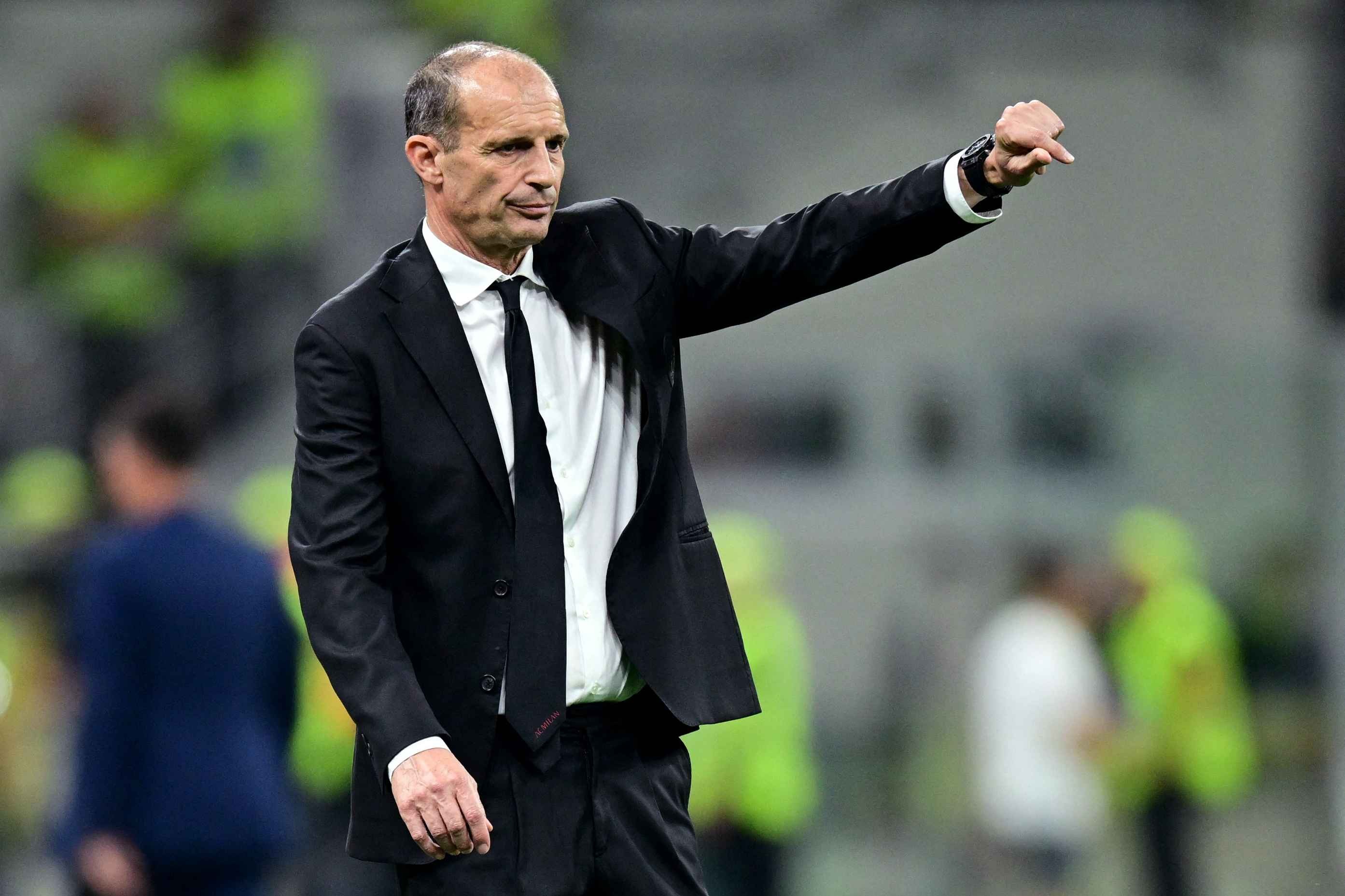 Allegri é oficializado como novo treinador do Nápoles