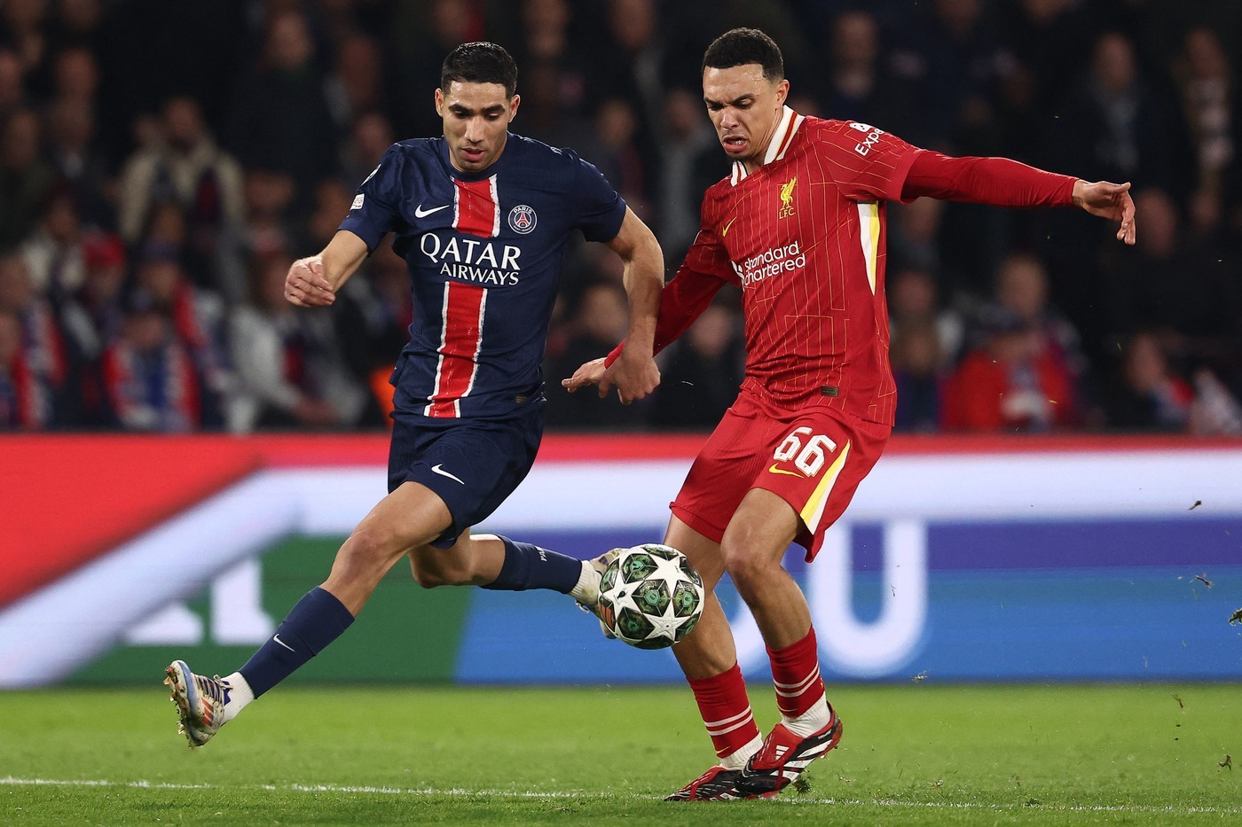 Luis Enrique discusses the debate between Hakimi and Alexander-Arnold while avoiding questions about Mbappe.