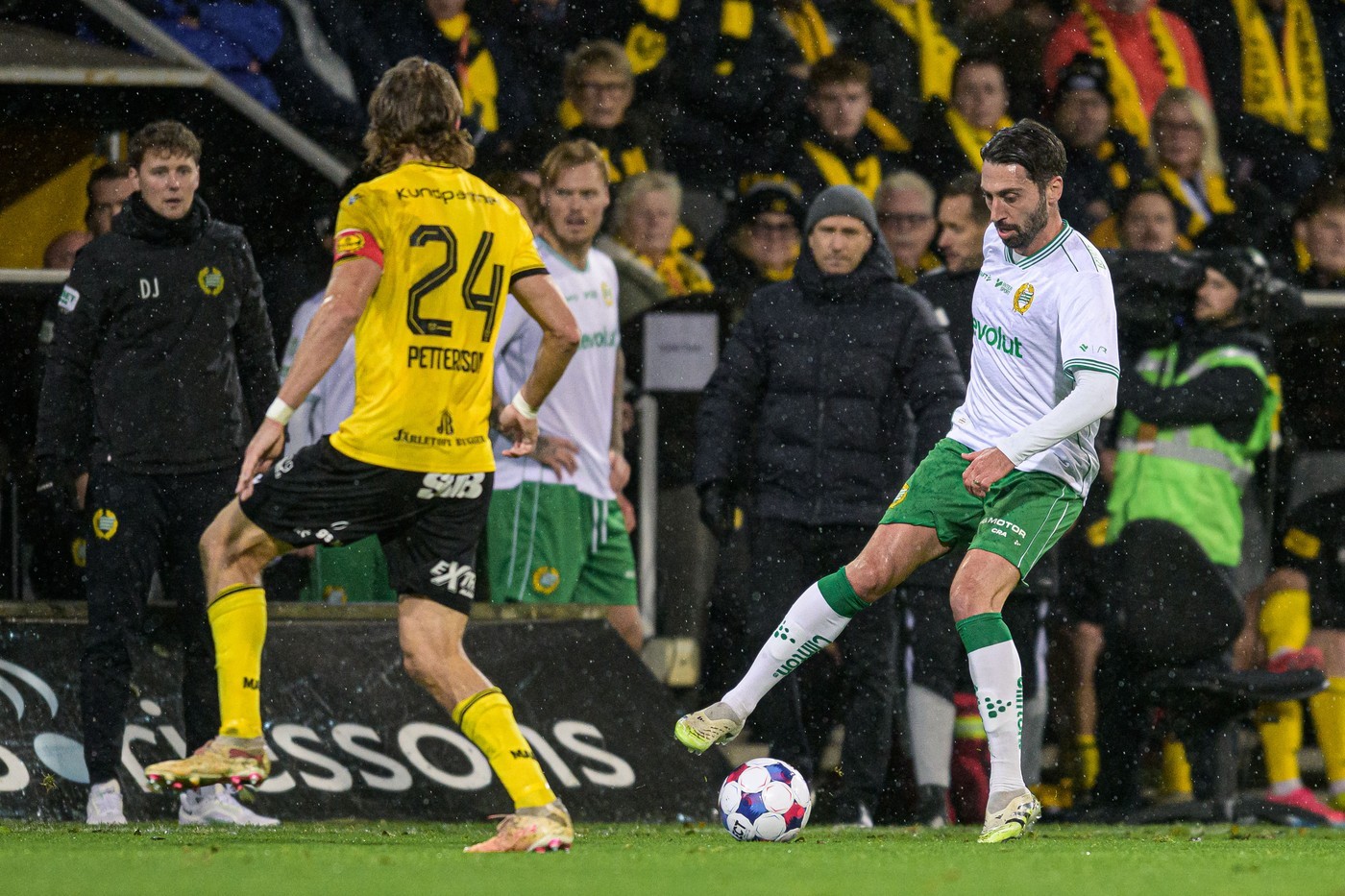 Nahir Besara (right) opened the scoring for Hammarby