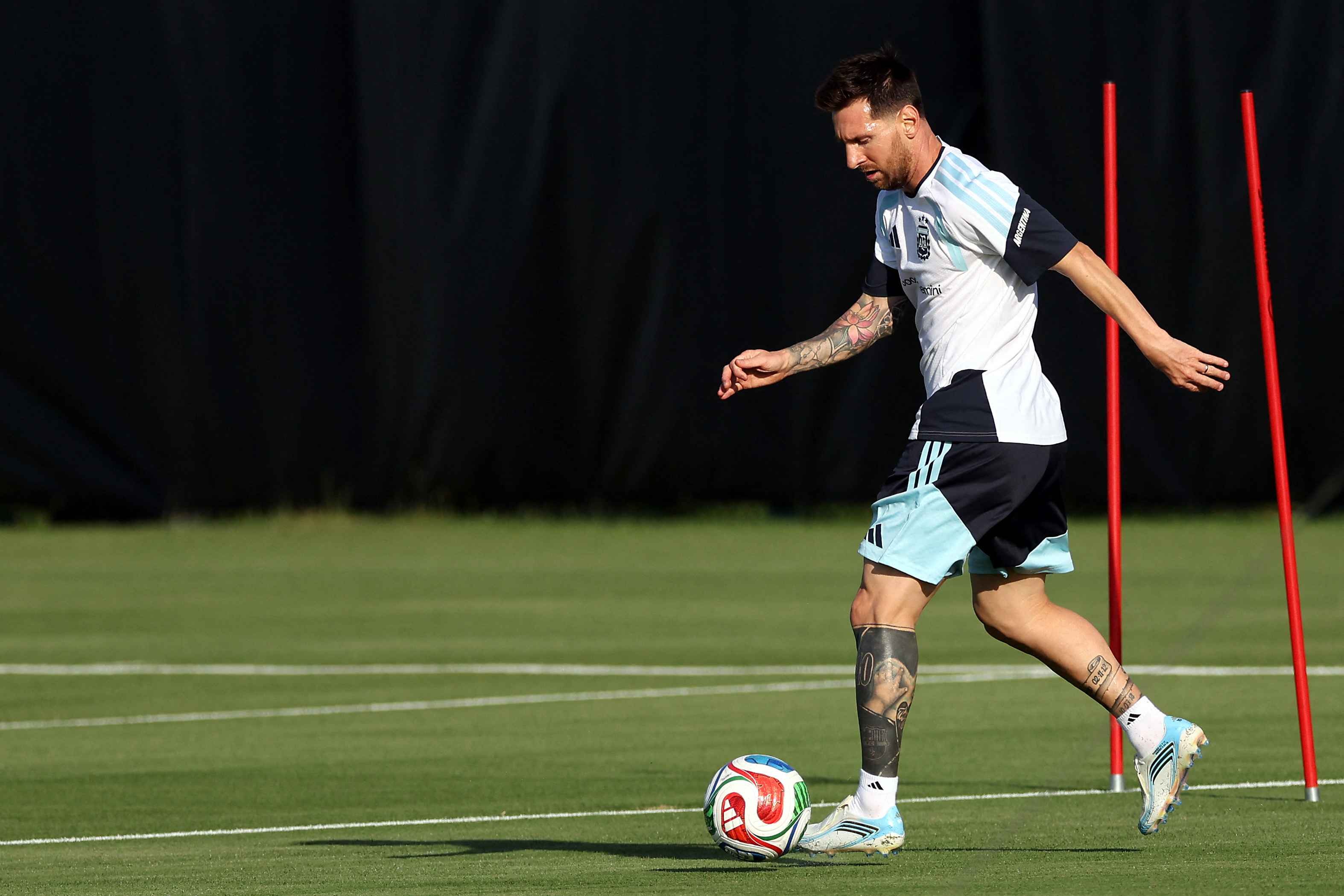 Messi partaking in training session for Argentina 
