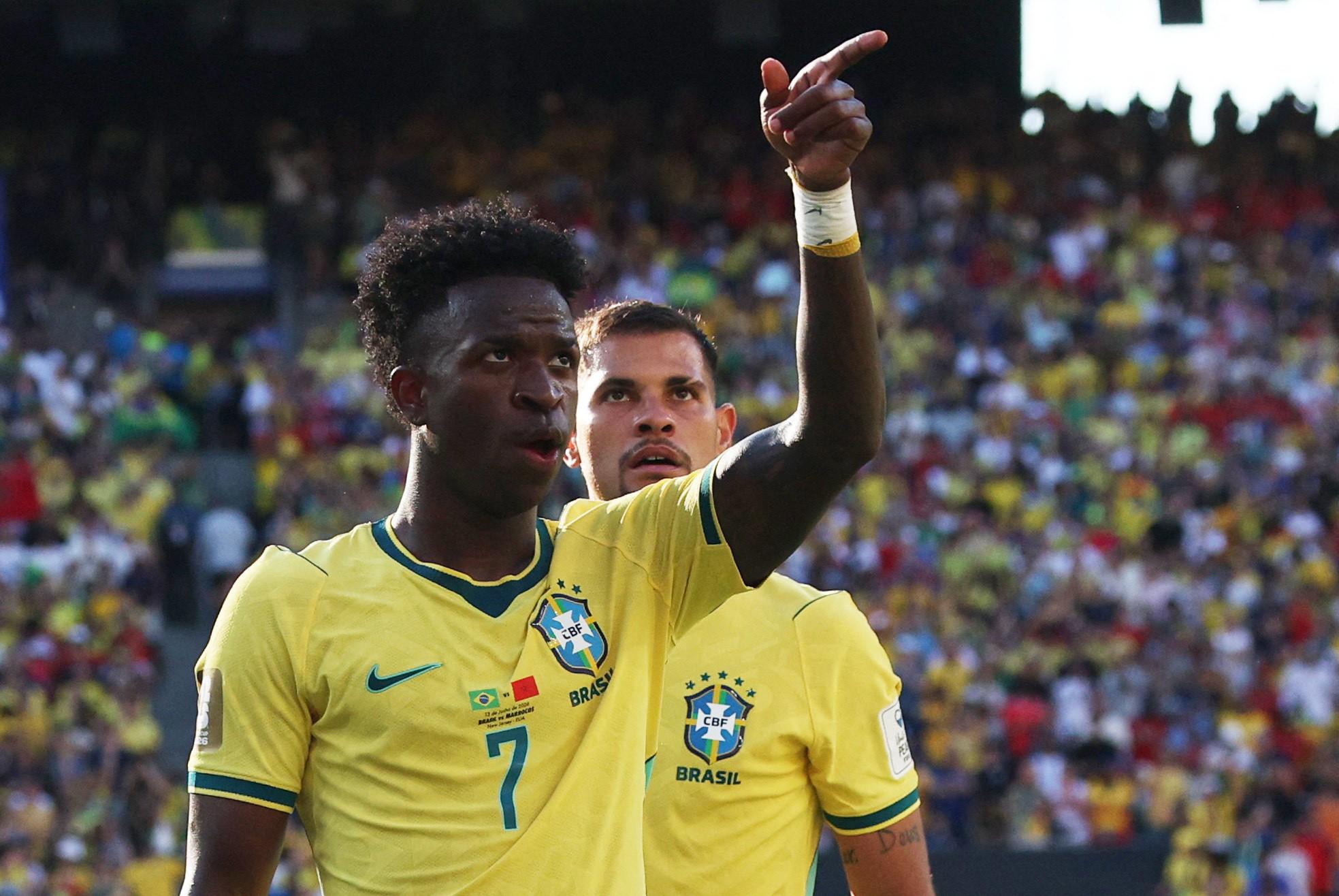 Savio vole au secours de Vinicius : "Il va surmonter cette passe difficile"