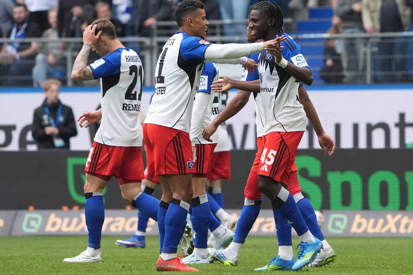 Fábio Baldé marca e ajuda o Hamburgo a vencer o Friburgo na Bundesliga