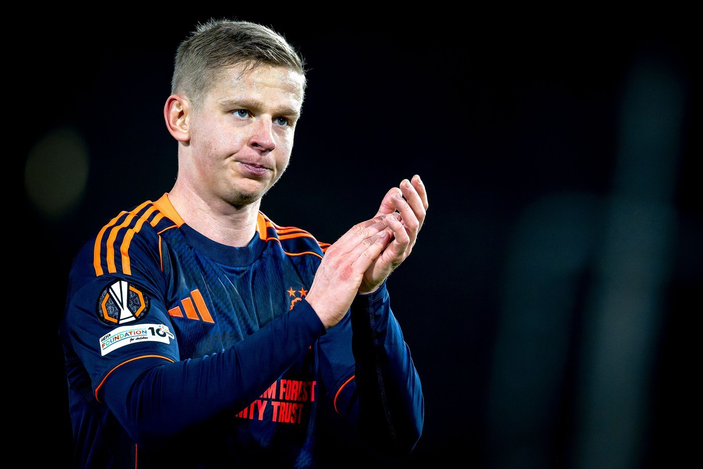 Oleksandr Zinchenko is set to sign a contract at Ajax