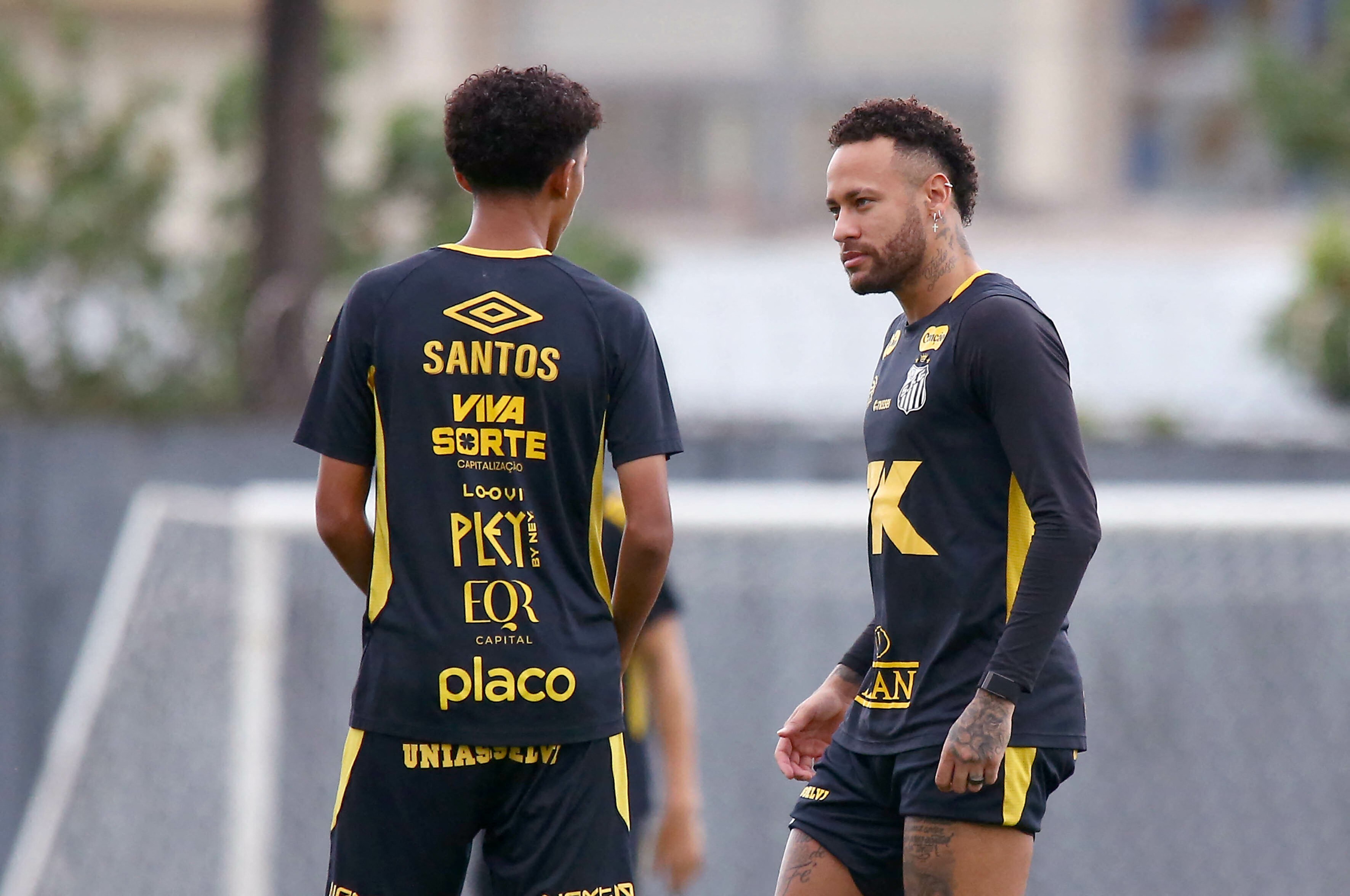 Neymar, a golpes con el hijo de Robinho