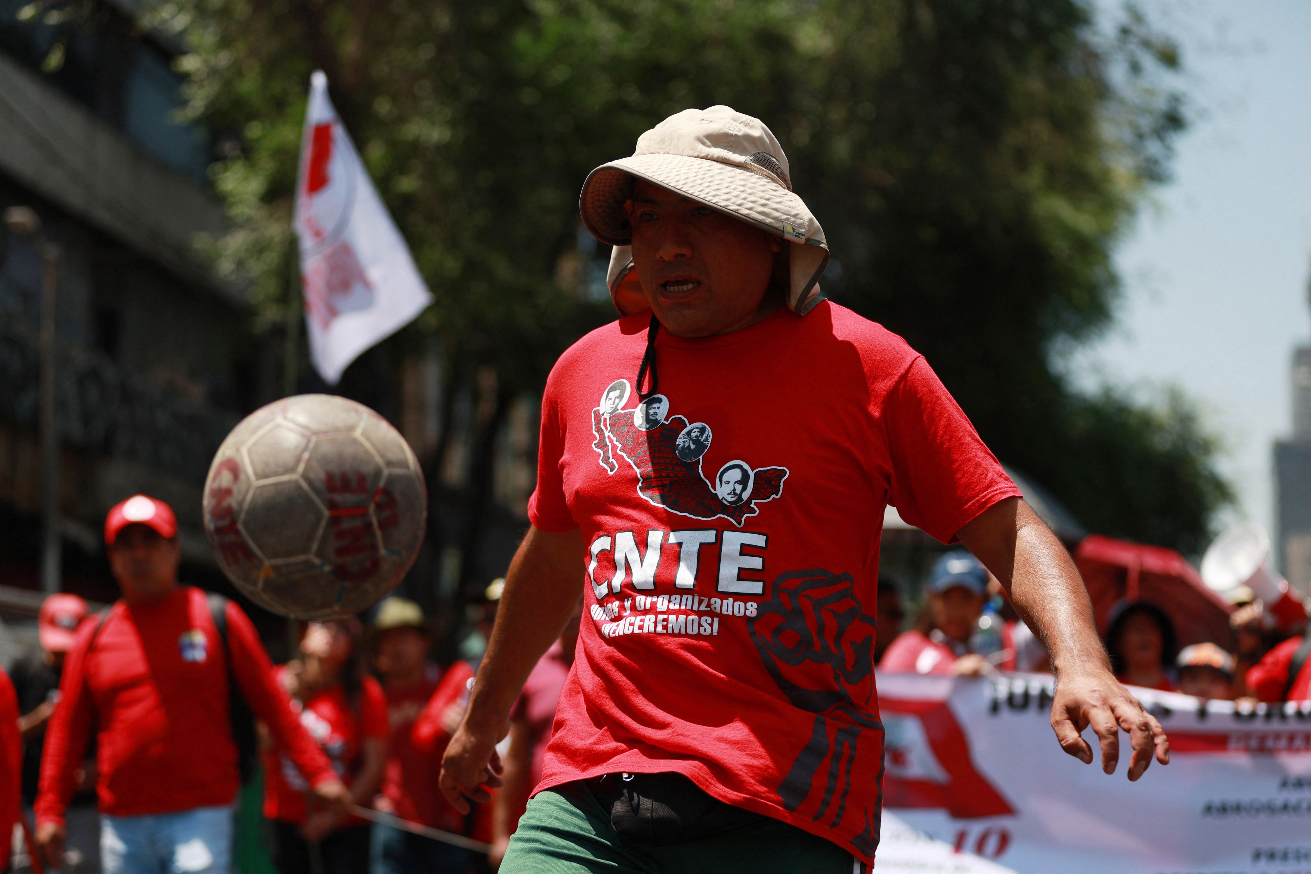 CTNE protestor in Mexico City