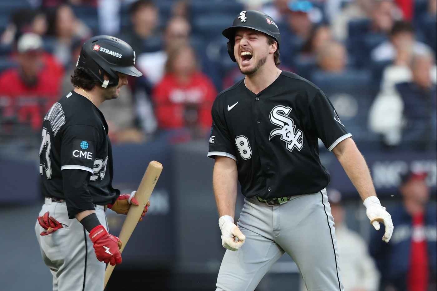 White Sox rally against Guardians to take commanding 2-0 lead in ALDS