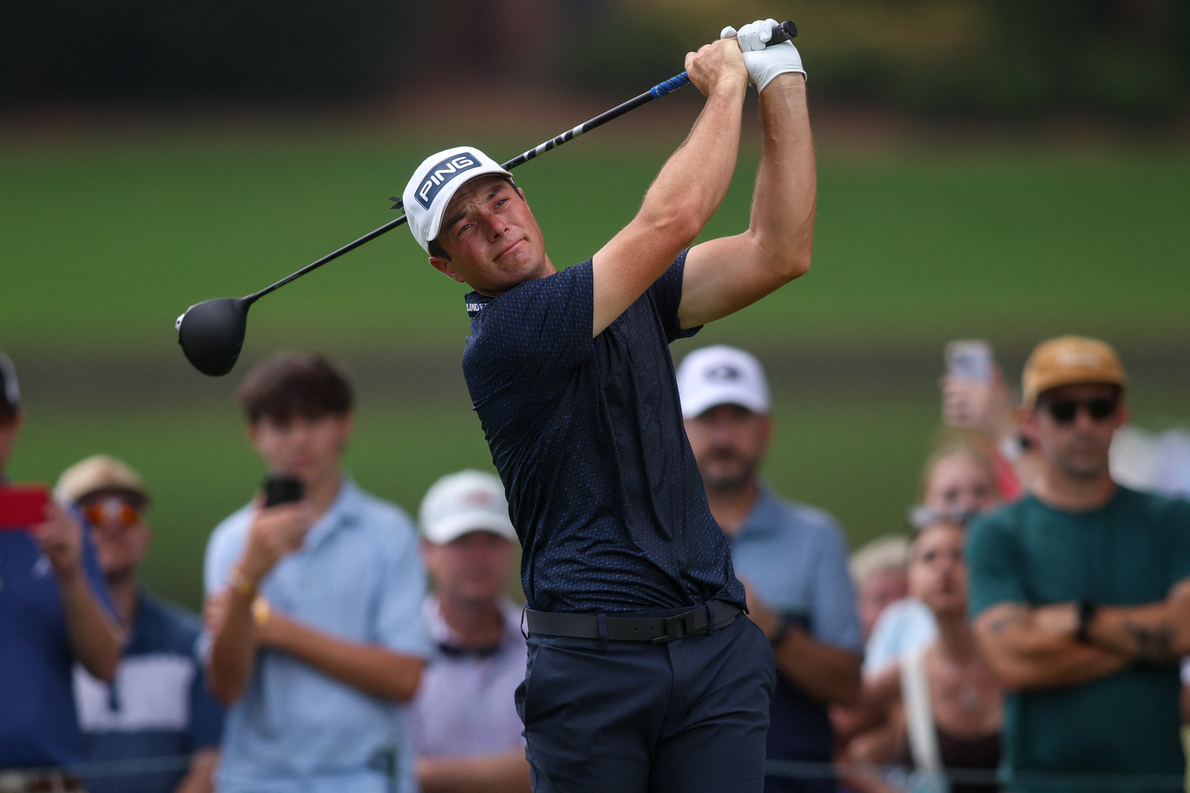 Hovland takes narrow Tour Championship lead as McIlroy storms into contention