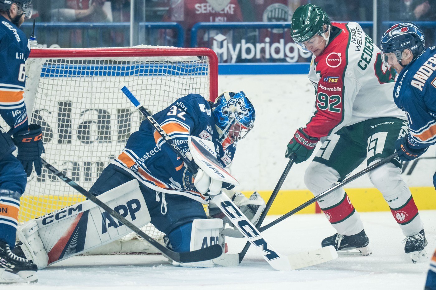 Frolunda's Filip Cederqvist (92) attempting to score